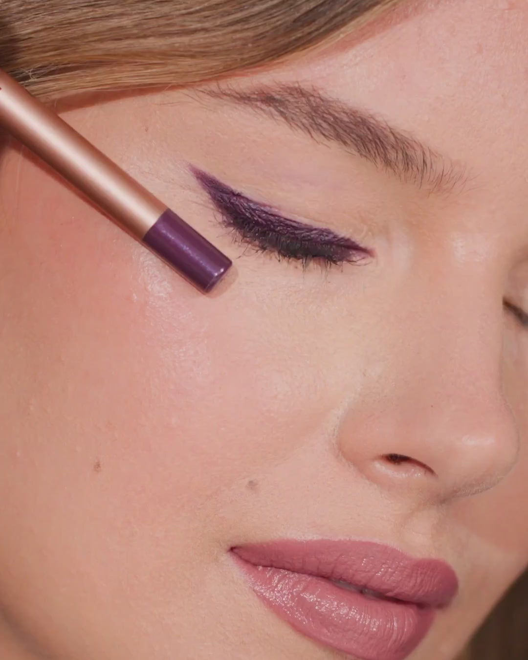 Velvet Love Eyeliner Pencil (Perfect Plum) Main Image featured