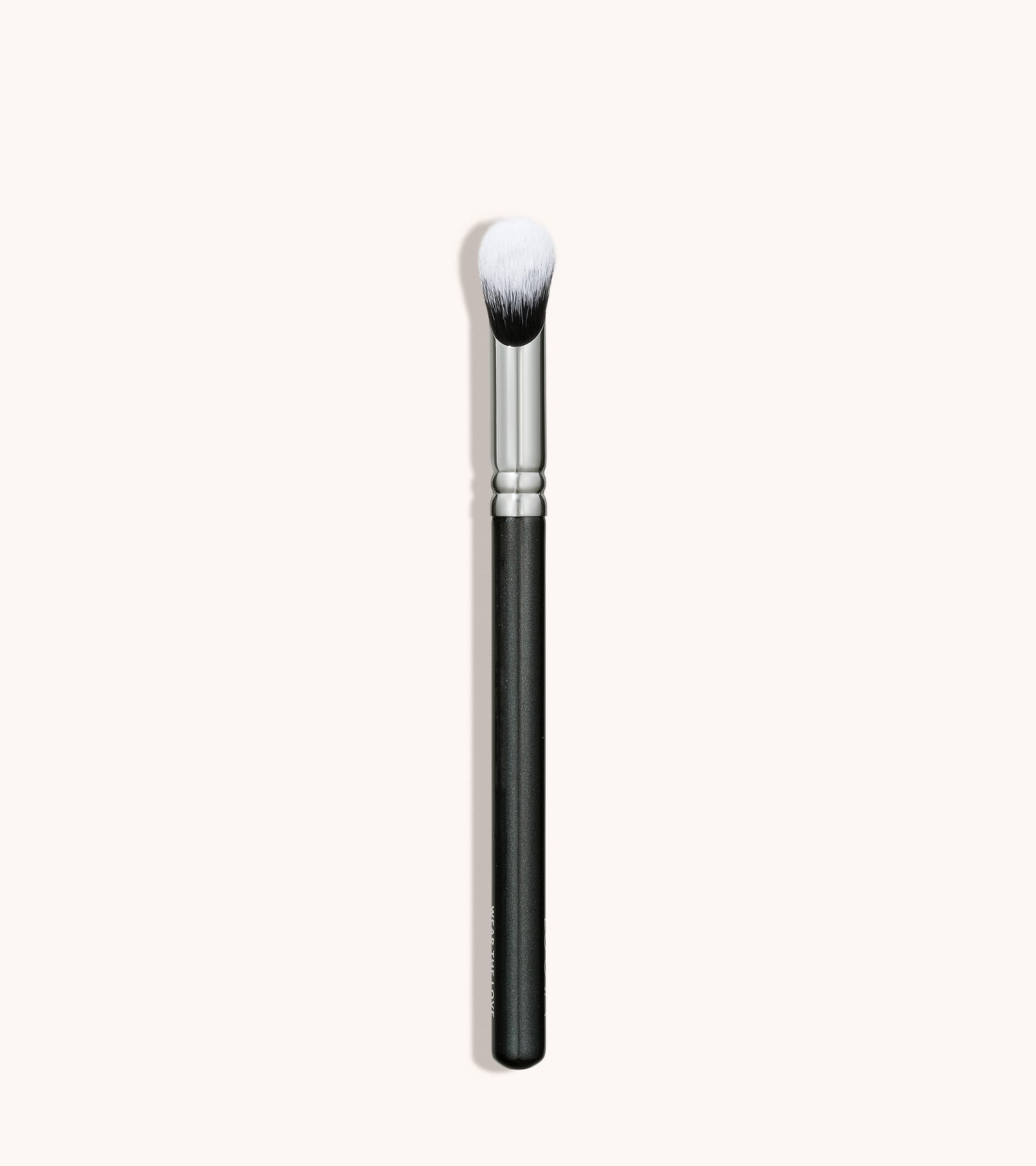 146 Concealer Touch & Blend Brush Main Image 4